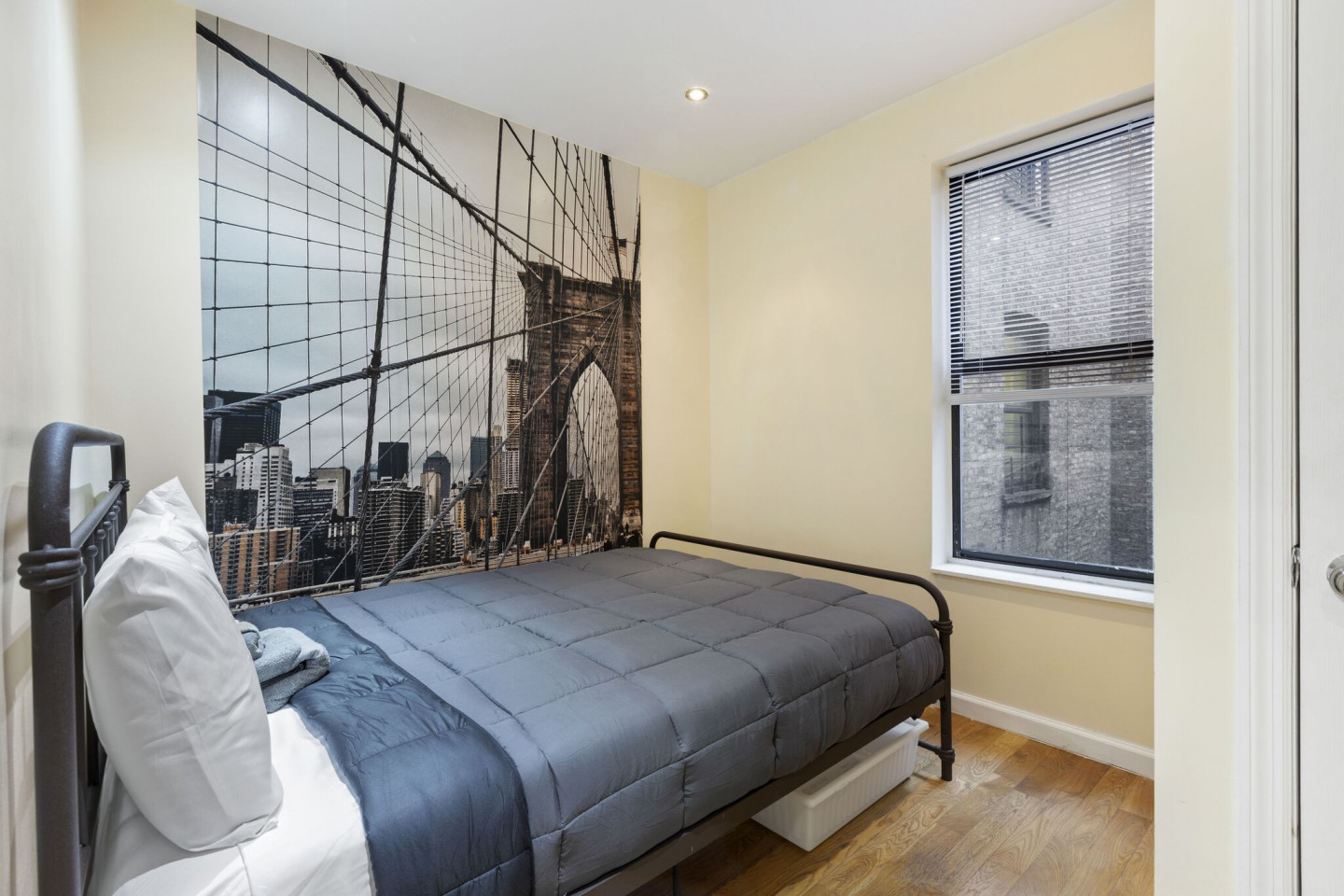  Private Room A  -  Vibrant Elegant Apt.  - Gallery -  5