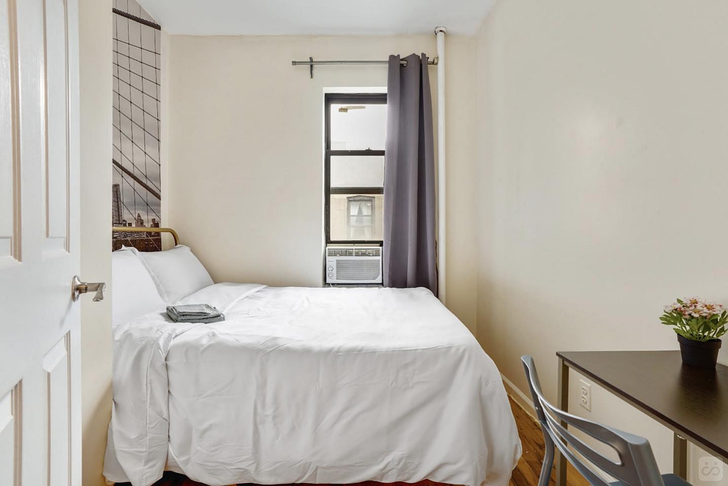 Economy Private Room W/ Full Bed & Shared Bath Room - 1