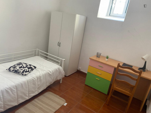 Room - Center Coimbra near university