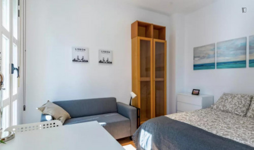 Wonderful double bedroom in Torrefiel