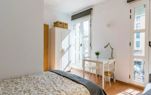 Wonderful double bedroom in Torrefiel