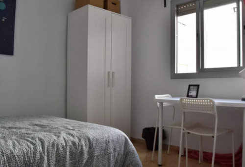 Comfy double bedroom in L'Amistat