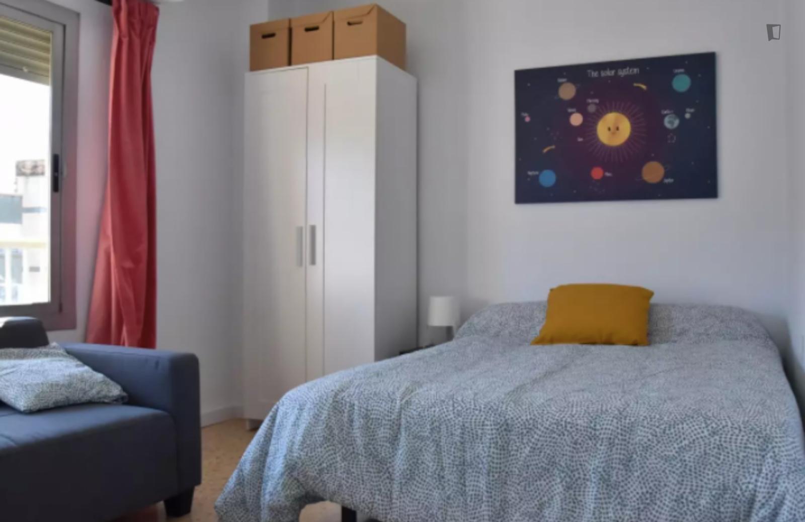  Bright Double Bedroom In L'Amistat  -  Bright double bedroom in L'Amistat  - Gallery -  1