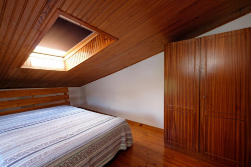 Giant and confortable double bedroom in a student apartment, in Coimbra
