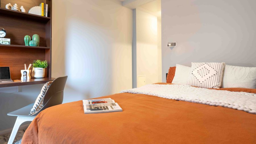 Bronze En-Suite