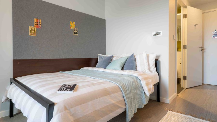 Gold En-Suite