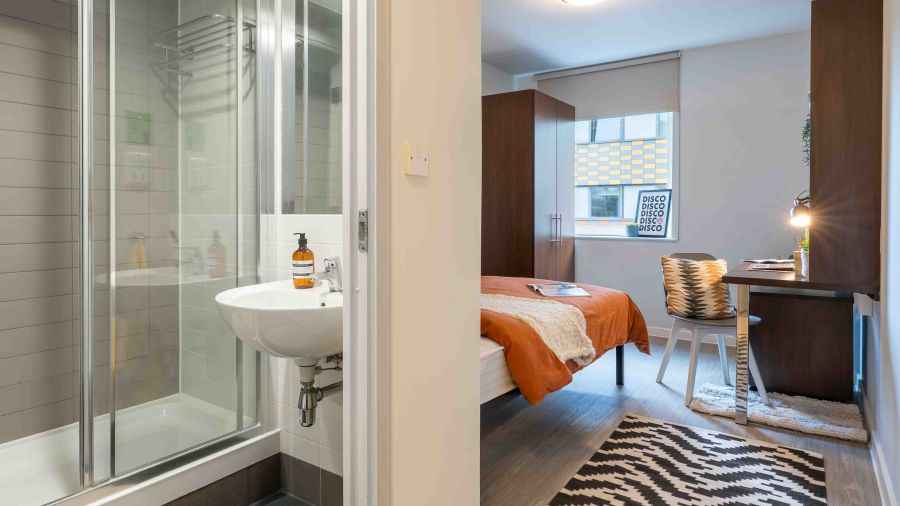 Gold En-Suite - 4