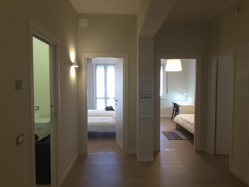 Single bedroom in a 3-bedroom apartment near Torre dell'Orologio - Gallery - 7
