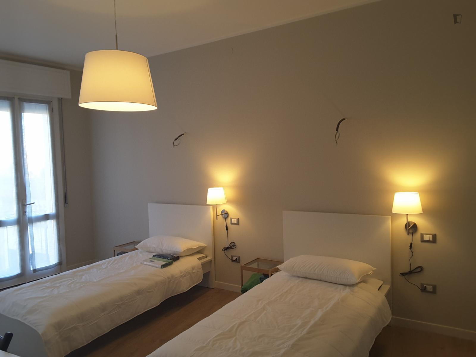  Twin Bedroom In A 3-Bedroom Apartment Near Torre Dell'Orologio  -  Twin bedroom in a 3-bedroom apartment near Torre dell'Orologio  - Gallery -  1