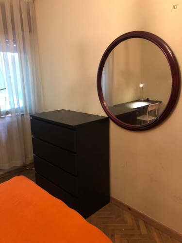 Habitación doble para estudiantes con wifi
