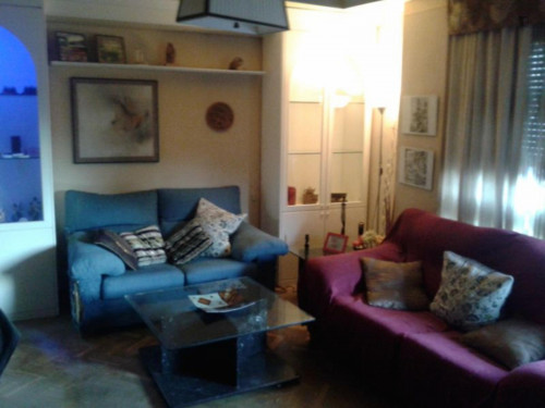 Single bedroom, in 3-bedroom apartment