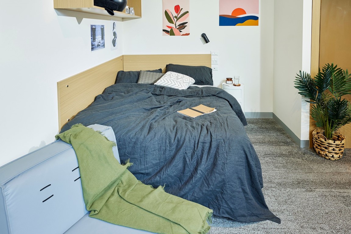  Double Bed, Ultra Studio Apartment, Standard View  -  Urbanest Swanston Street  - Gallery -  2