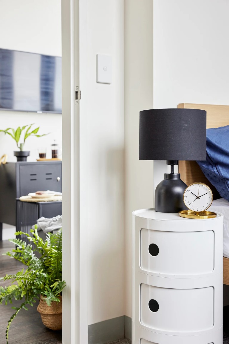  Double Bed, 1 Bed Apartment, Standard View  -  Urbanest Swanston Street  - Gallery -  10