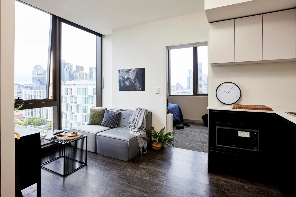  Double Bed, 1 Bed Apartment, Standard View  -  Urbanest Swanston Street  - Gallery -  5
