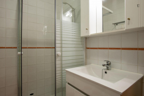 3-Bedroom apartment near Anjos metro station