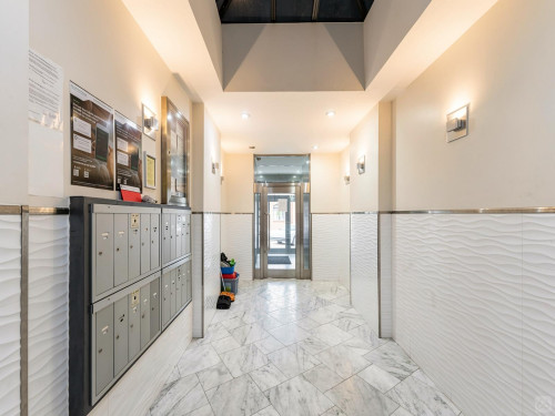 West 105th Home - Gallery - 28