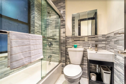 West 105th Home - Gallery - 17