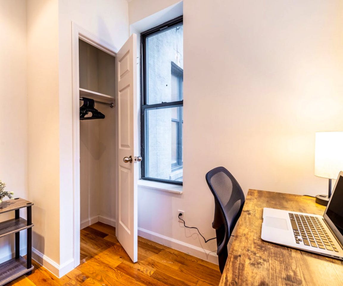  Room 102 With Desk  -  Stunning Luxury Apt. w/ City Views  - Gallery -  1