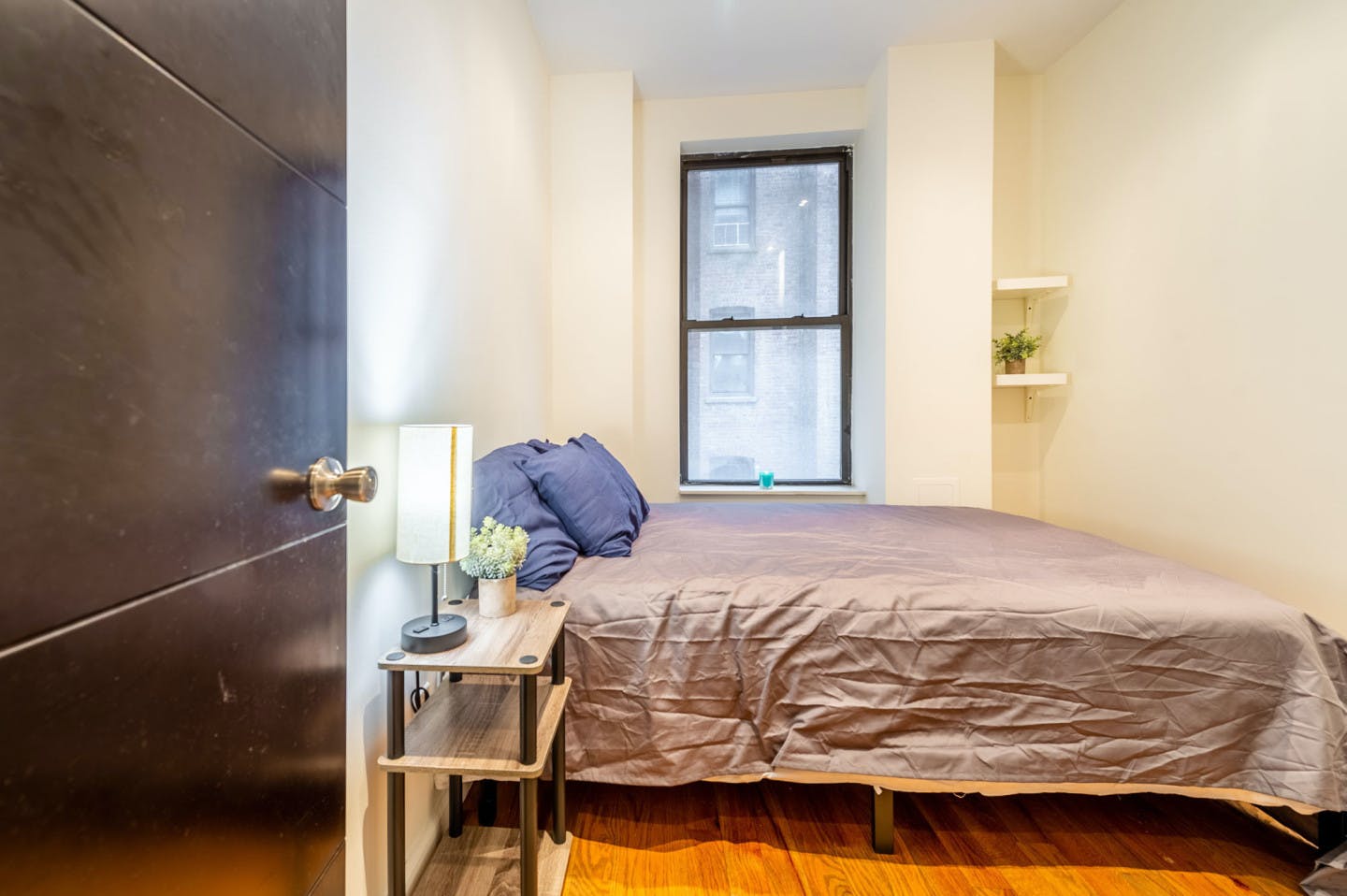  Room 105 With AC  -  Stunning Luxury Apt. w/ City Views  - Gallery -  1