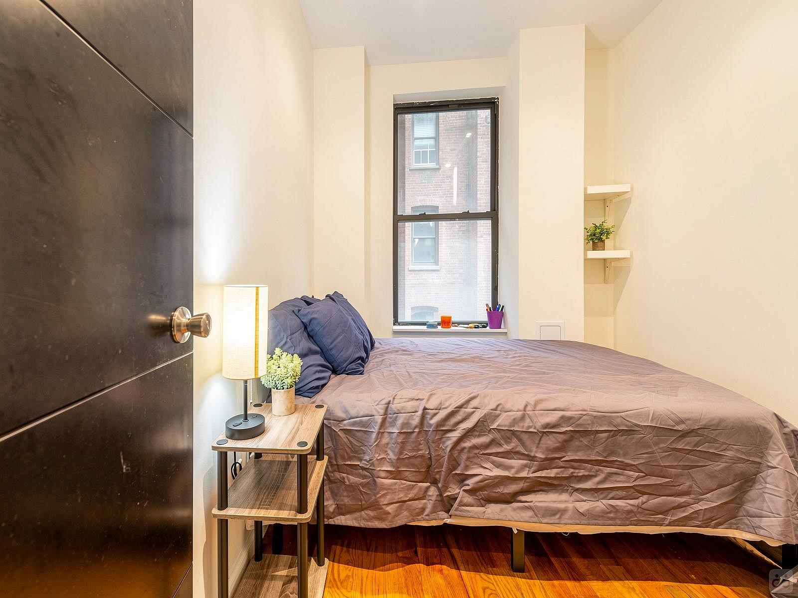  Room 105 With AC  -  Stunning Luxury Apt. w/ City Views  - Gallery -  6