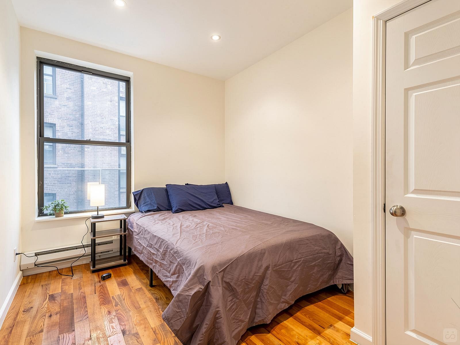  Room 106 With AC  -  Stunning Luxury Apt. w/ City Views  - Gallery -  6