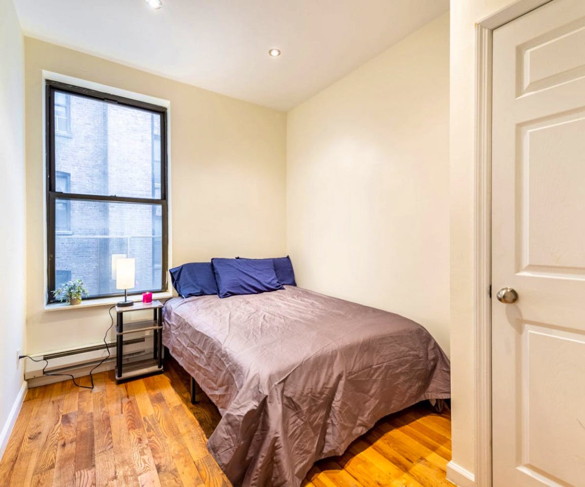 Room 106 With AC - Stunning Luxury Apt. w/ City Views - Gallery - 2