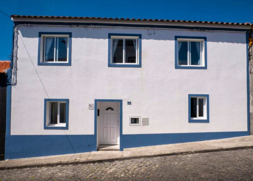 Stunning Luxury House w/ Terrace + Ocean Views