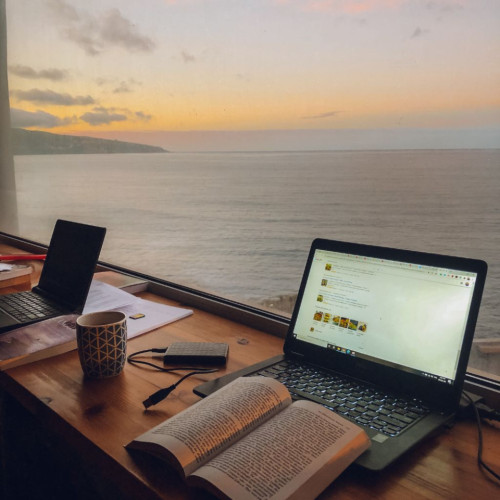 Stunning Luxury House w/ Terrace + Ocean Views