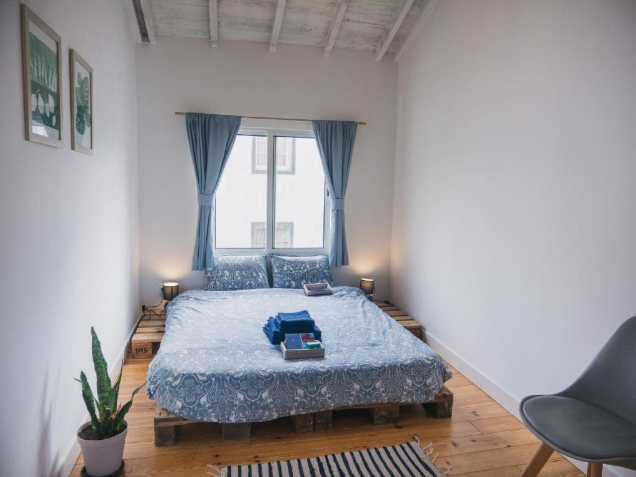 MOO: Double Room With Shared Bathroom - Stunning Luxury House w/ Terrace + Ocean Views - Gallery - 7