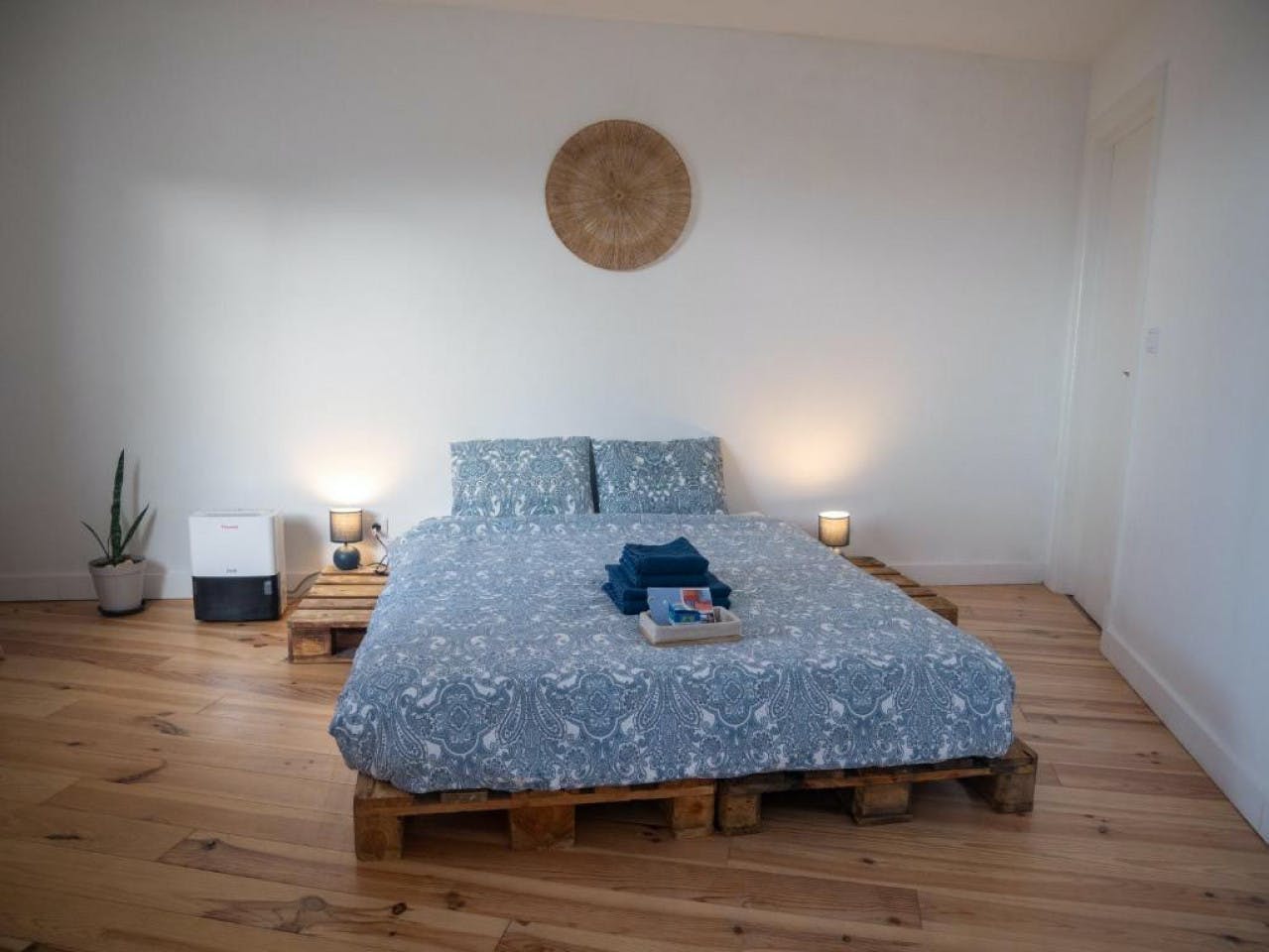 FIN: Double Room With Private Bathroom - Stunning Luxury House w/ Terrace + Ocean Views - Gallery - 1