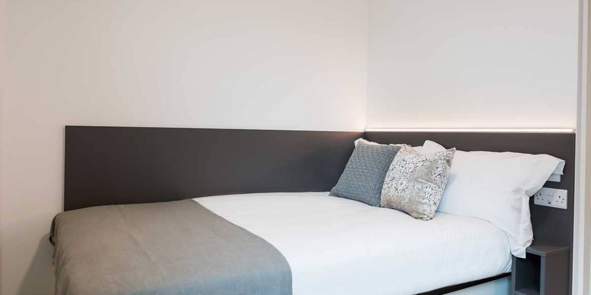  Silver En-Suite  -  Chapter Highbury II  - Gallery -  3