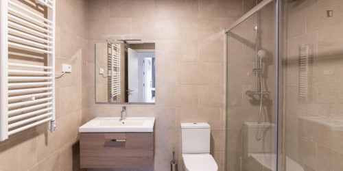 Pretty nice double ensuite bedroom in the heart of Barcelona
