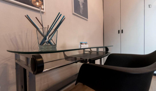 Tasteful 2-bedroom flat in the central district of Bologna