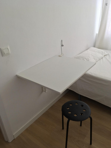 Appealing double bedroom in a 7-bedroom house, in Triana