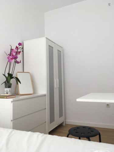 Appealing double bedroom in a 7-bedroom house, in Triana