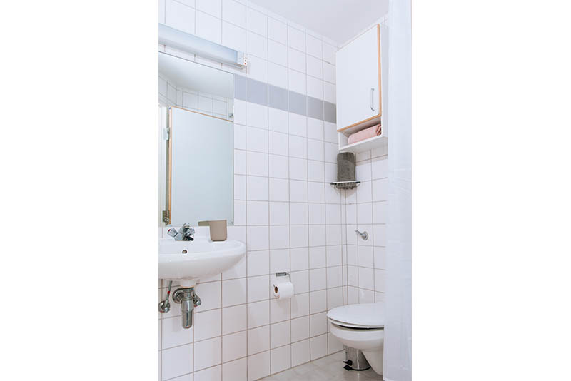  Standard Ensuite  -  Oxley Residence  - Gallery -  5