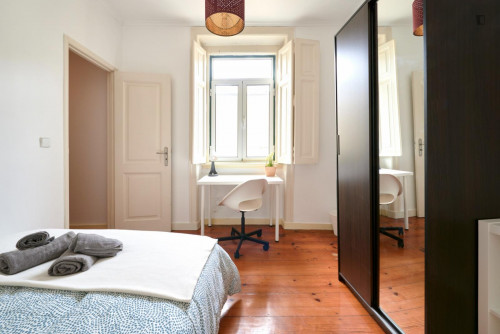 Appealing double bedroom in a student flat, in the Avenida da Liberdade area - Gallery - 6