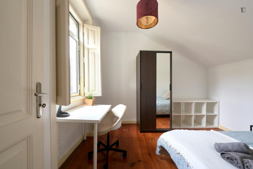 Appealing double bedroom in a student flat, in the Avenida da Liberdade area