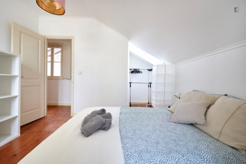 Double bedroom in an 8-bedroom student flat, near the Avenida metro  - Gallery -  5