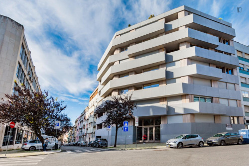 Large and modern 2-bedroom apartment near Parque Eduardo VII