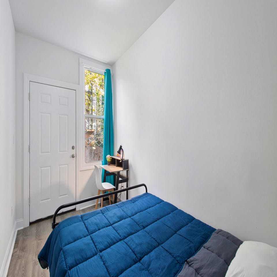  Private Room + Bathroom  -  Stunning Cozy Apt.  - Gallery -  8