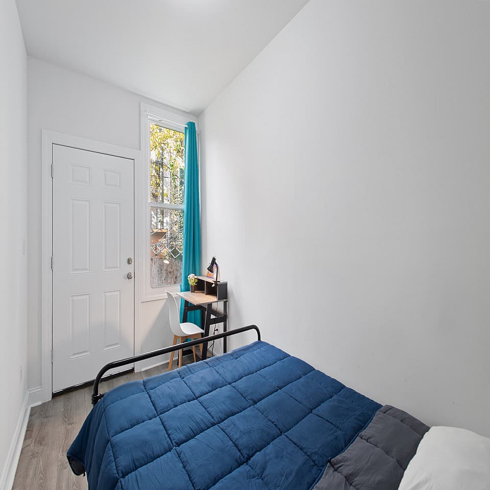  Private Room + Bathroom  -  Stunning Cozy Apt.  - Gallery -  25