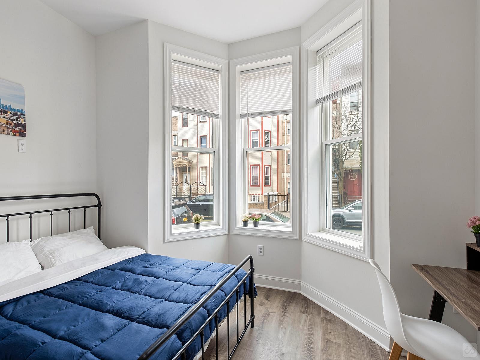  Private  -  Stunning Cozy Apt.  - Gallery -  1