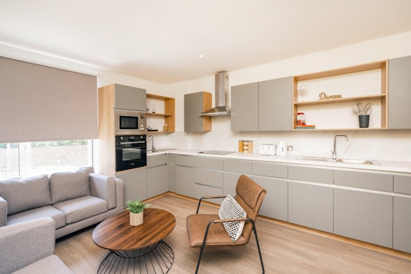 En-Suite Silver - Hillfort House - Gallery - 3