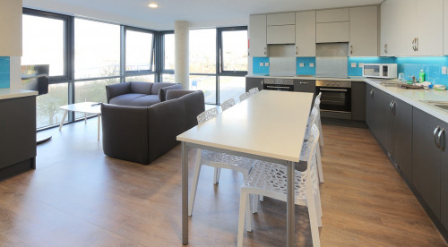 Collegiate Riverside Way - Gallery - 35