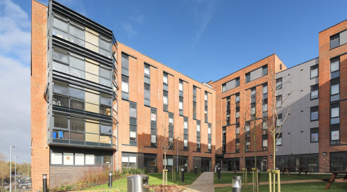 Collegiate Riverside Way - Gallery - 6