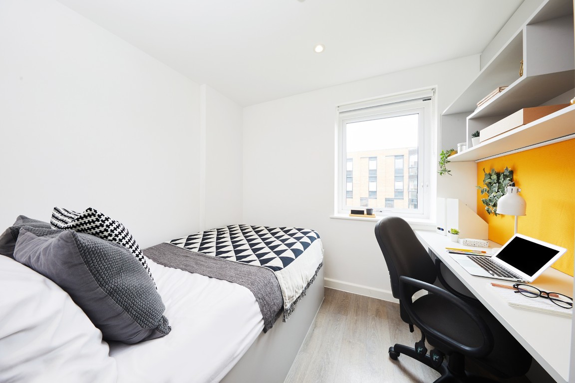  Classic En-Suite  -  Collegiate Riverside Way  - Gallery -  1