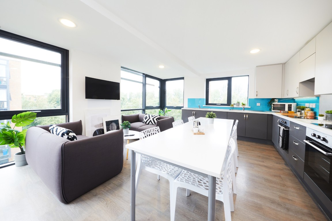  Classic En-Suite  -  Collegiate Riverside Way  - Gallery -  3