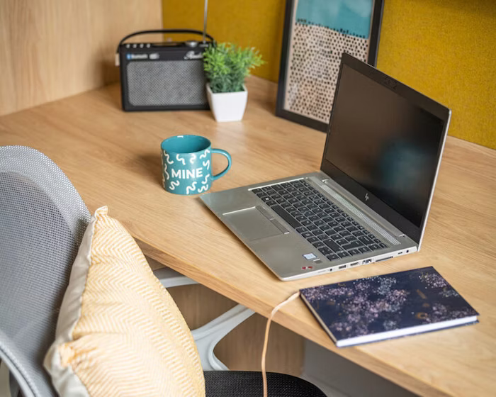  Bedroom Gold (Shared Bathroom)  -  Zinc Quarter  - Gallery -  2