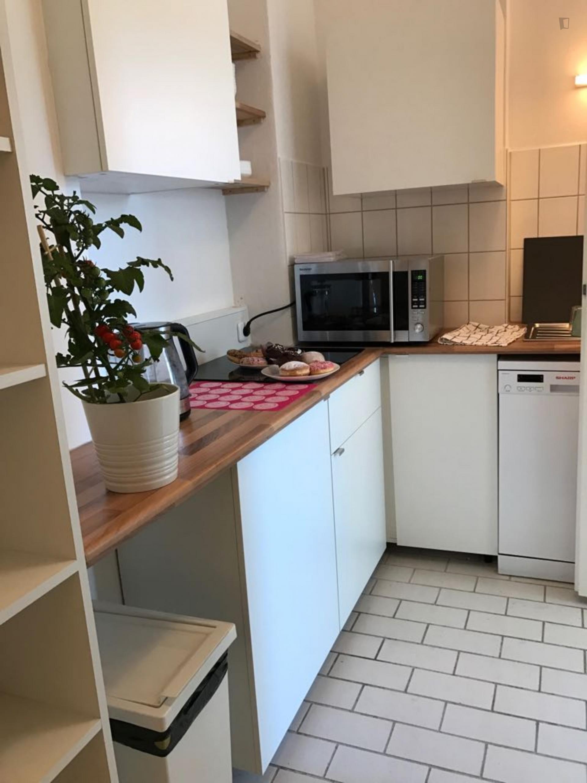 Single bedroom in a shared apartment in Schöneberg